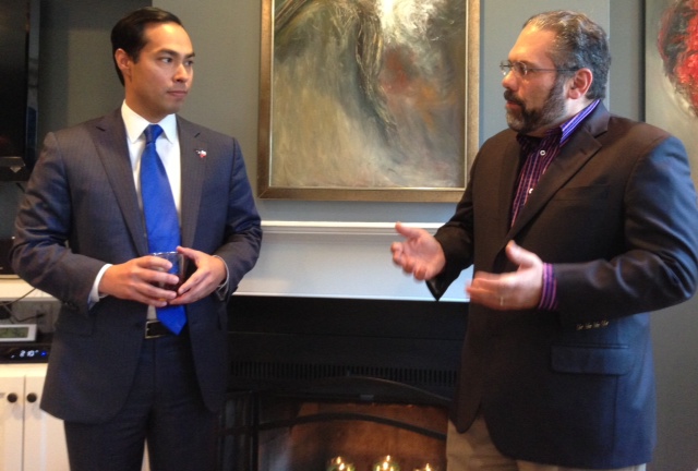 San Antonio Mayor Julian Castro takes questions from NAHJ D.C. Chapter member Ray Suarez. Suarez is a Senior Correspondent at The PBS News Hour.